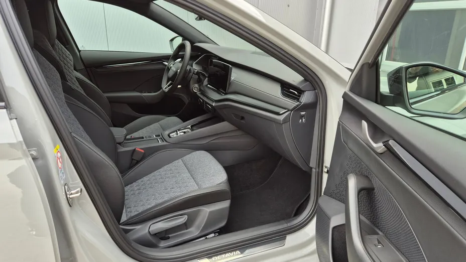 SKODA Octavia Octavia 2.0 TDI Sportline DSG Nowy