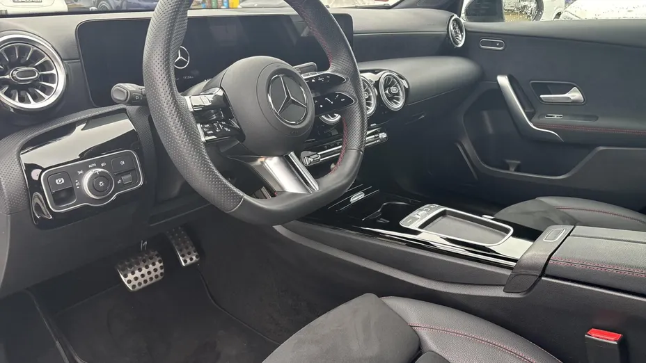 MERCEDES-BENZ A Klasa A 200 AMG Line 7G-DCT