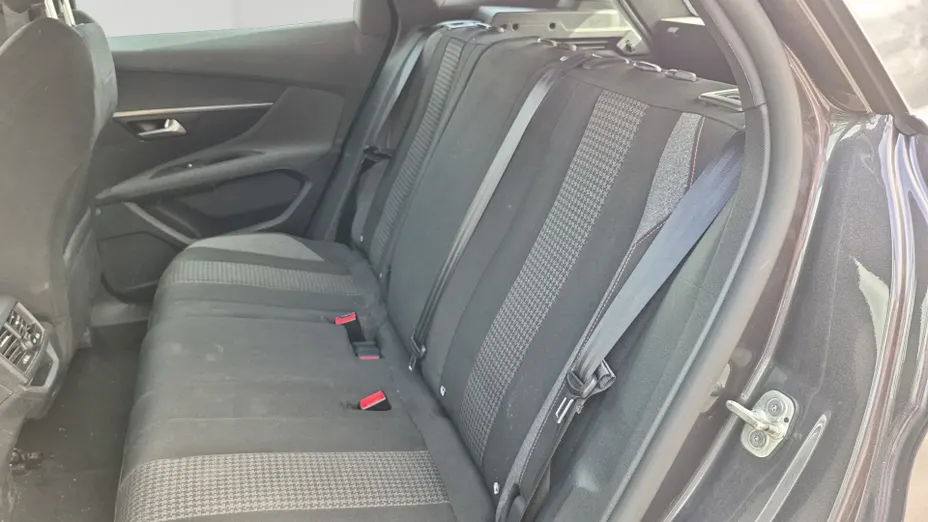 PEUGEOT 3008 -