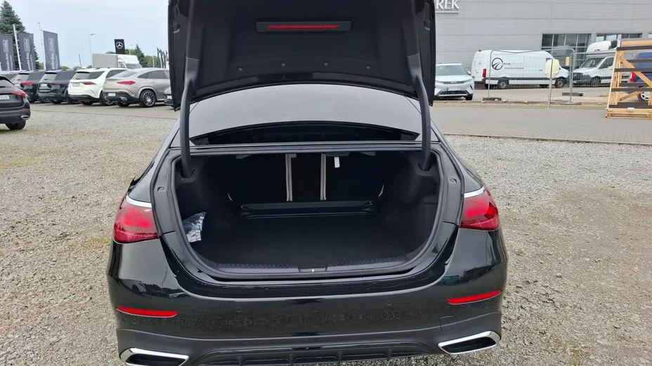 MERCEDES-BENZ E Klasa E 200 mHEV AMG 9G-Tronic