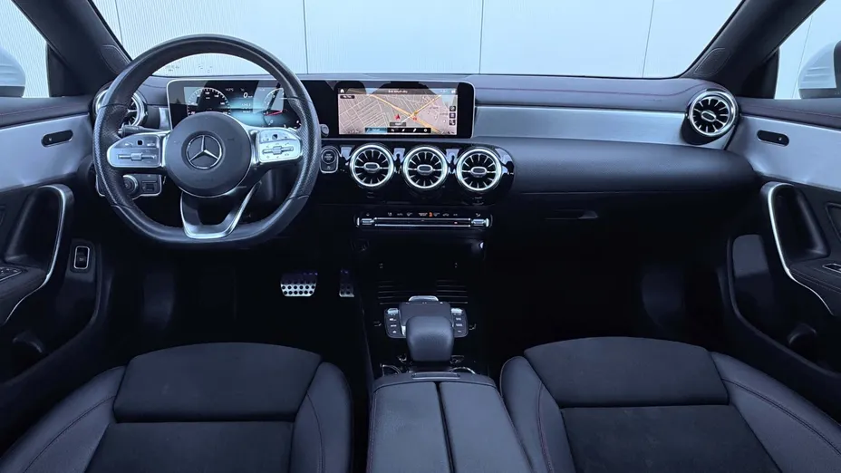 MERCEDES-BENZ CLA CLA 200 AMG Line 7G-DCT