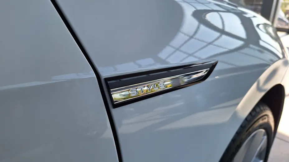 VOLKSWAGEN Golf Golf VIII 1.5 eTSI EVO Style DSG