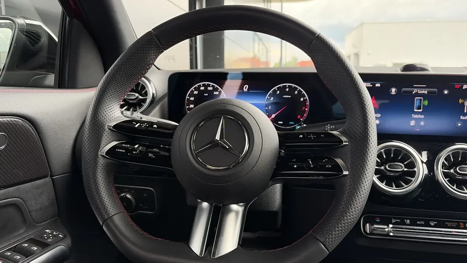 MERCEDES-BENZ GLA GLA 200 mHEV AMG Line 7G-DCT