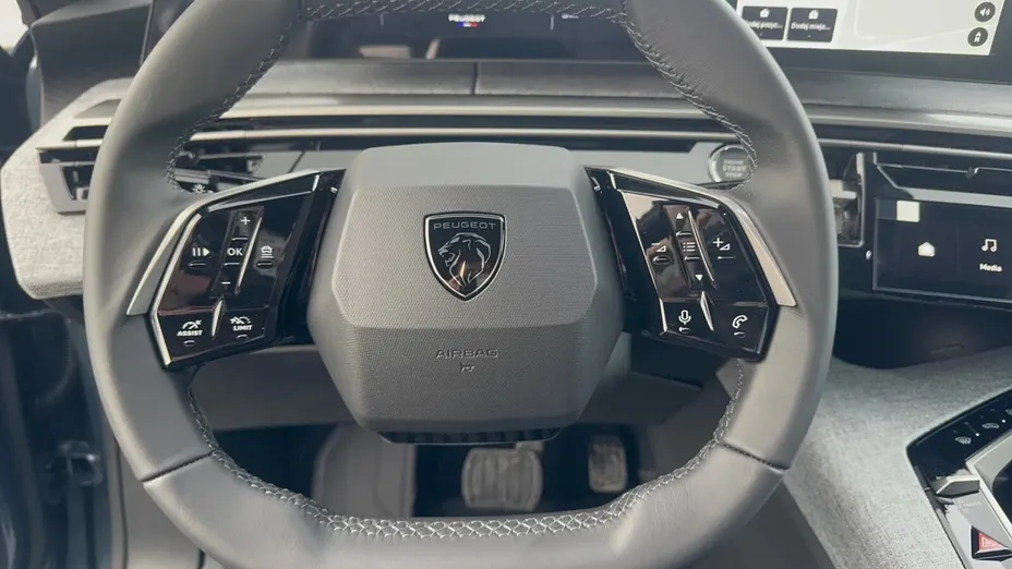 PEUGEOT 3008 e-3008 73kWh Allure Nowy