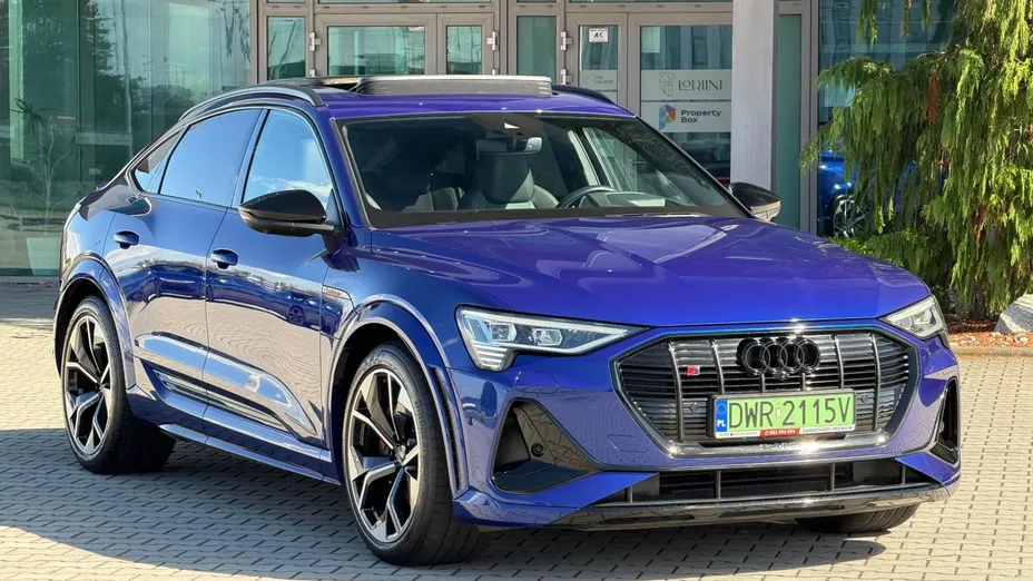 AUDI e-tron Sportback -