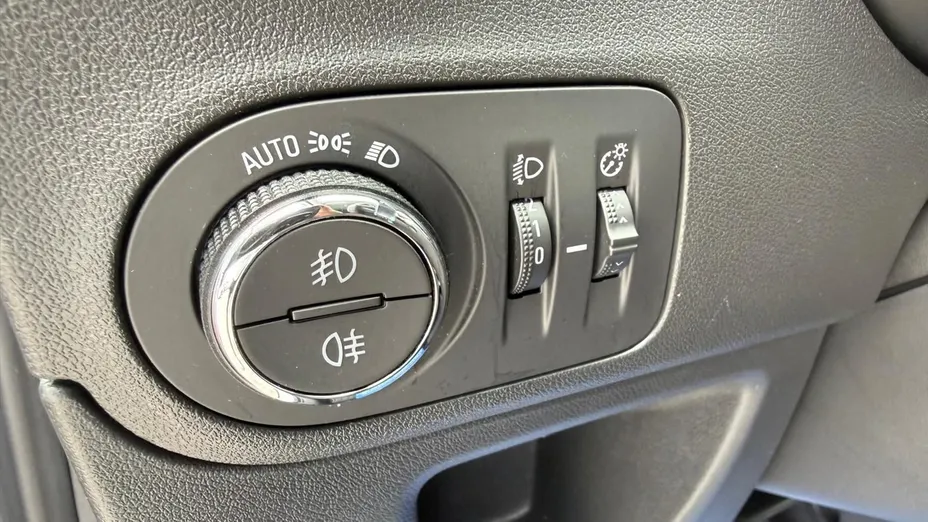 OPEL Crossland X -