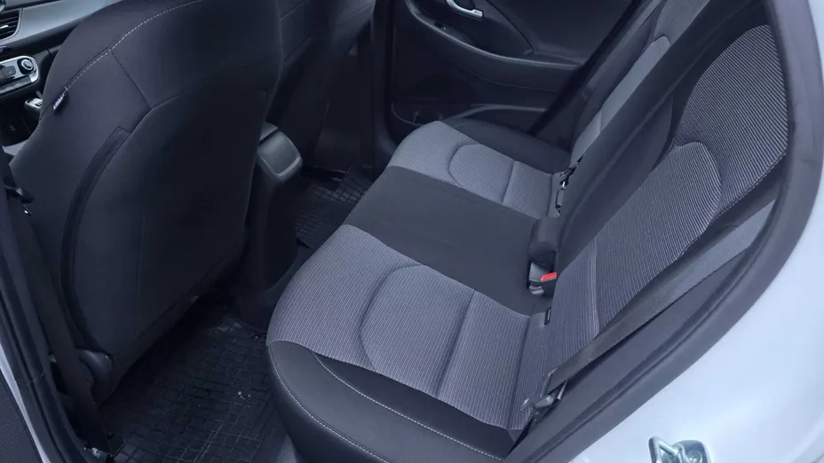 HYUNDAI i30 i30 1.5 T-GDI 48V Smart