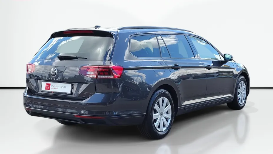 VOLKSWAGEN Passat -