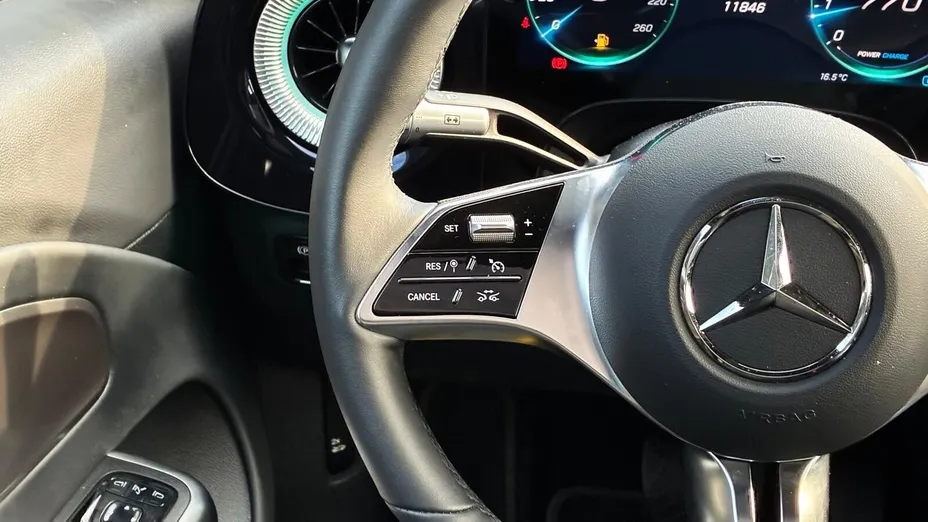 MERCEDES-BENZ CLA -