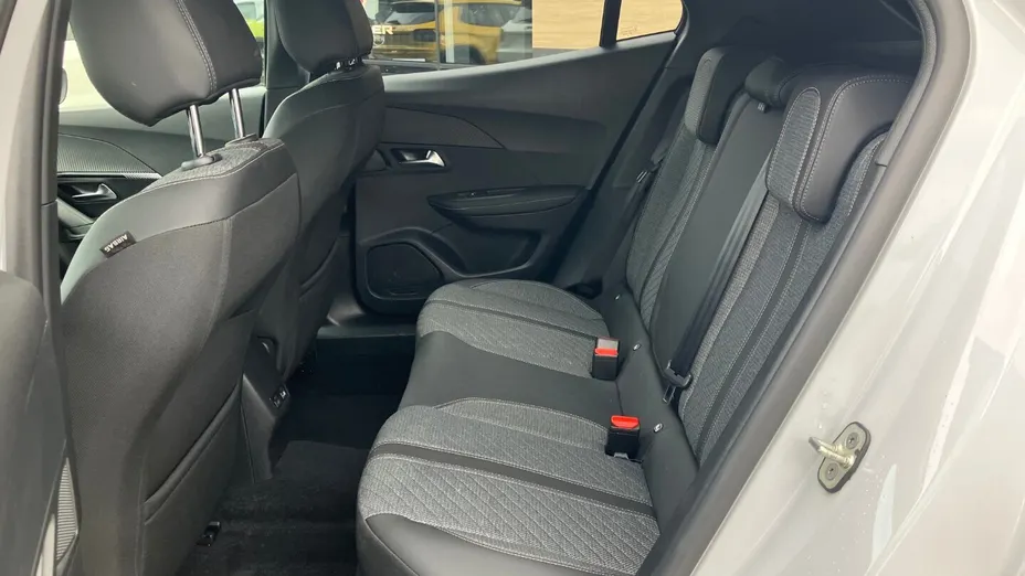 PEUGEOT 2008 2008 PureTech 130 Allure S&S EAT8