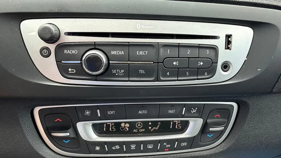 RENAULT Scenic -