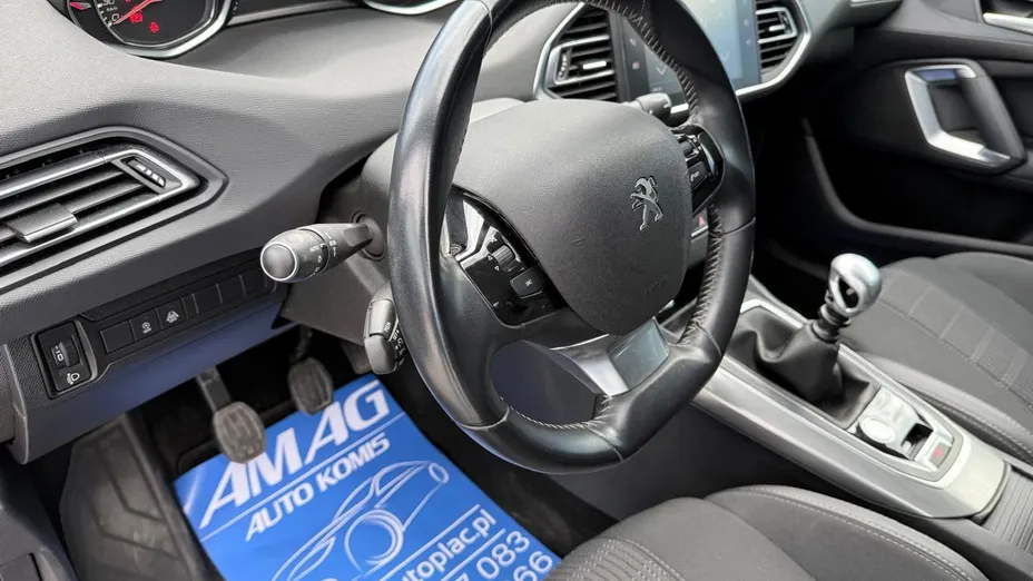 PEUGEOT 308 -