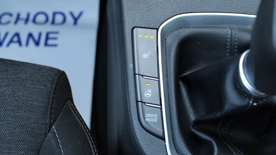 HYUNDAI i30 i30 1.5 T-GDI 48V Smart