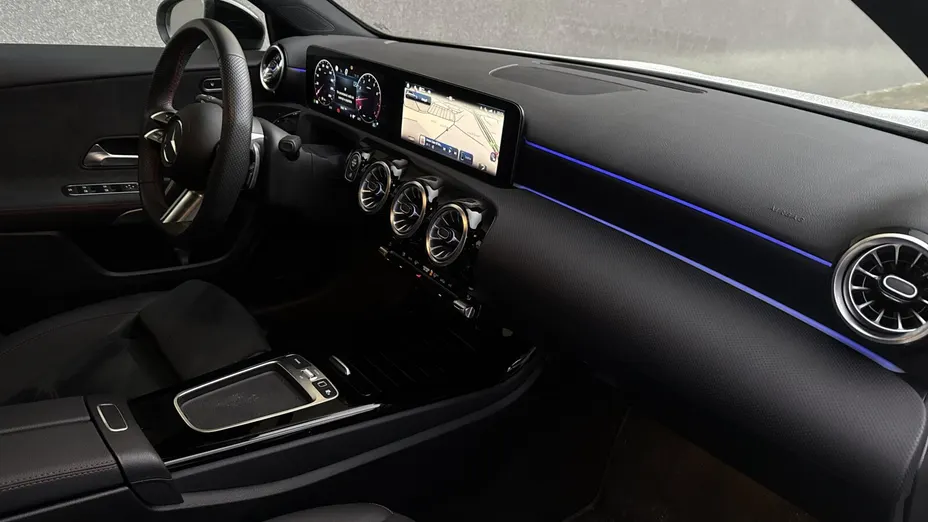MERCEDES-BENZ A Klasa A 200 AMG Line 7G-DCT
