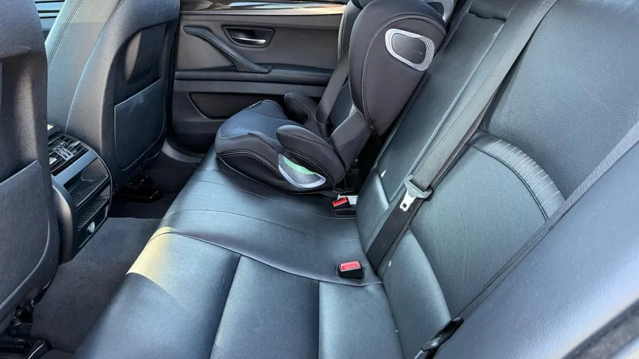 BMW Seria 5 518d Luxury Line aut