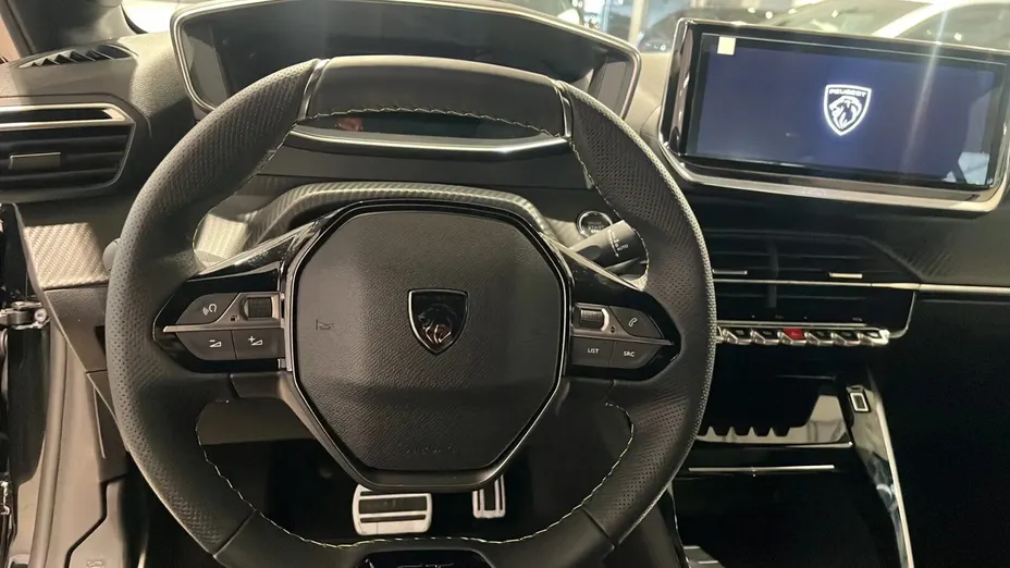 PEUGEOT 208 e-208 54kWh GT Nowy
