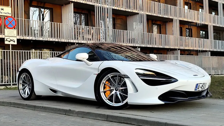 McLaren 720S Coupe -