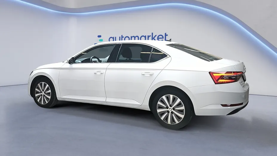 SKODA Superb Superb 2.0 TDI SCR Style DSG