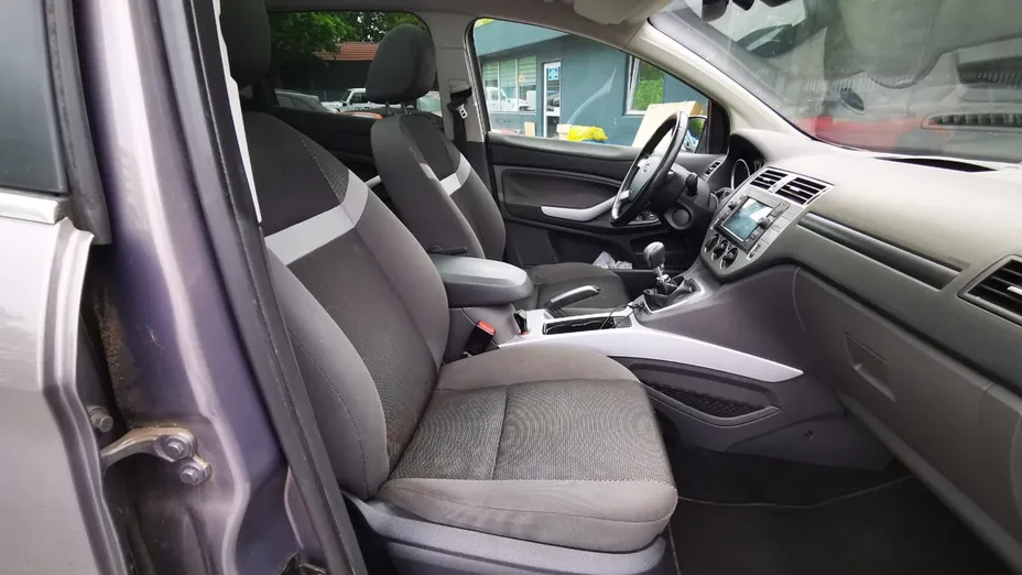 FORD Kuga -
