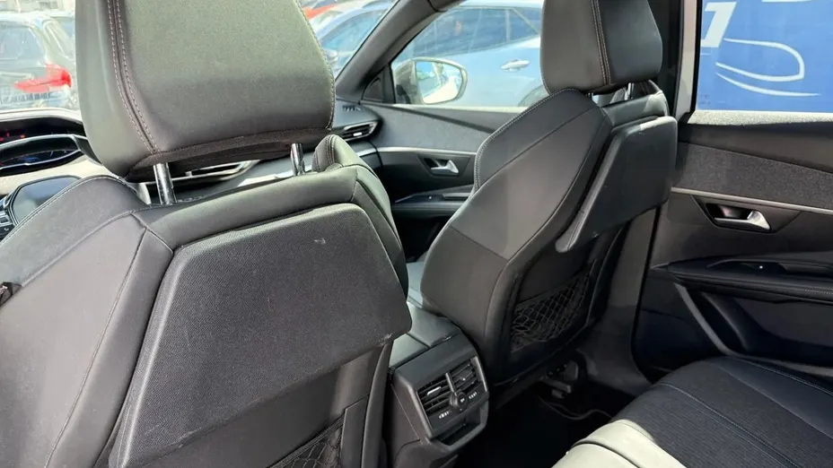 PEUGEOT 3008 -