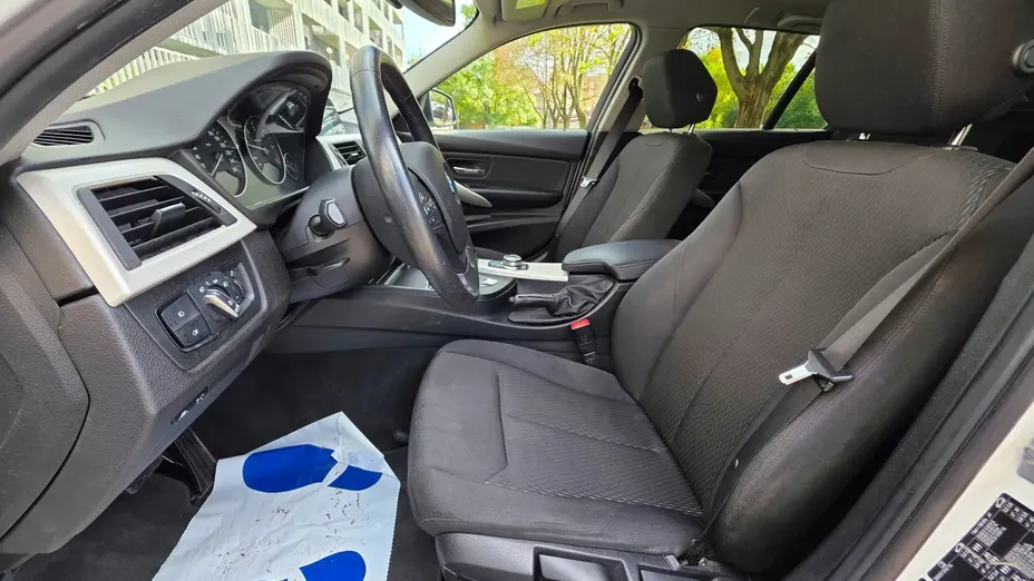 BMW Seria 3 320d xDrive Luxury Line aut