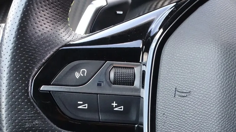 PEUGEOT 2008 -