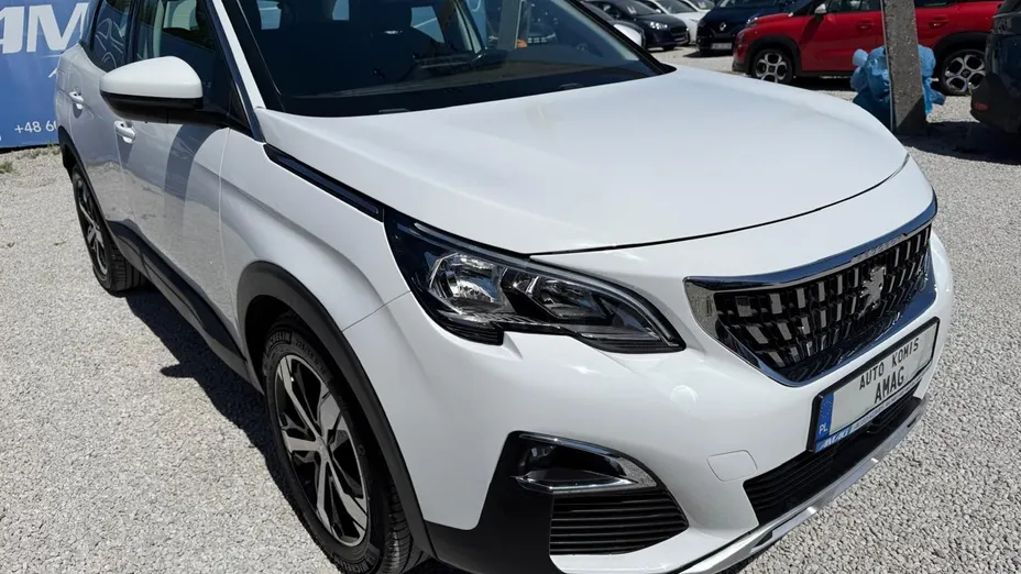 PEUGEOT 3008 -