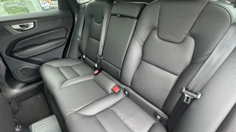 VOLVO XC60 XC60 T8 Plug-In Hybrid AWD Ultra Dark aut