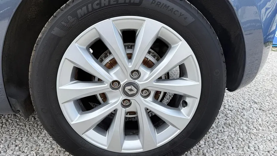 RENAULT Clio -