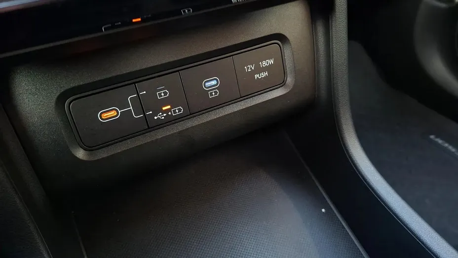 HYUNDAI Tucson Tucson 1.6 T-GDi PHEV Smart 2WD aut