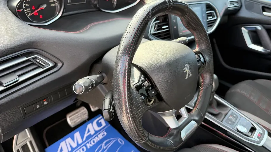 PEUGEOT 308 -