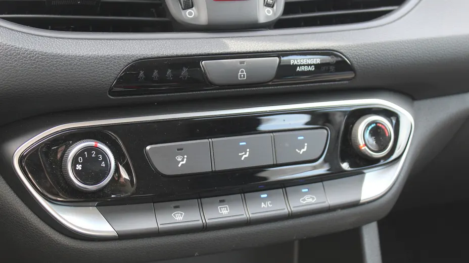 HYUNDAI i30 i30 1.5 T-GDI 48V Modern