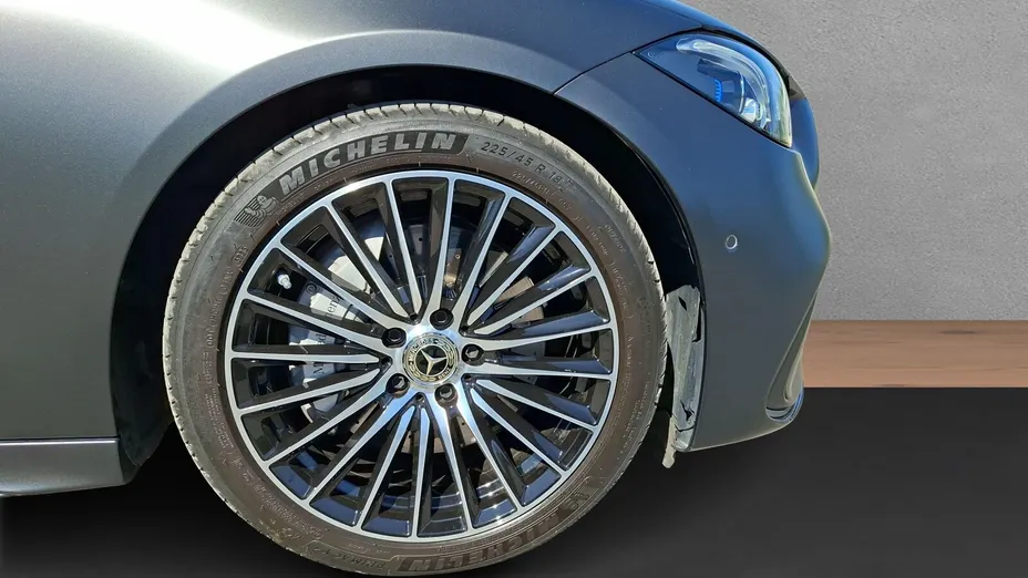 MERCEDES-BENZ C Klasa C 200 mHEV 4-Matic AMG
