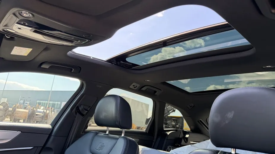 AUDI S6 -