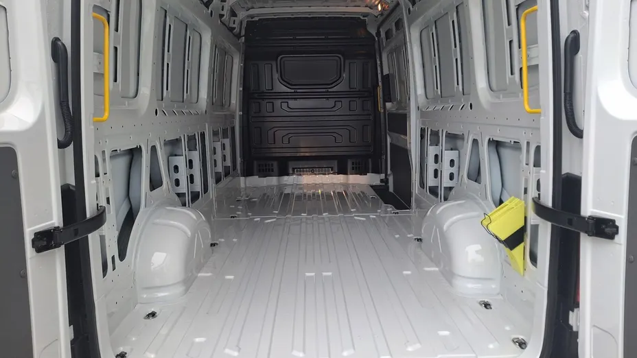 VOLKSWAGEN Crafter Crafter 35 TDI (14,4m3) aut Nowy
