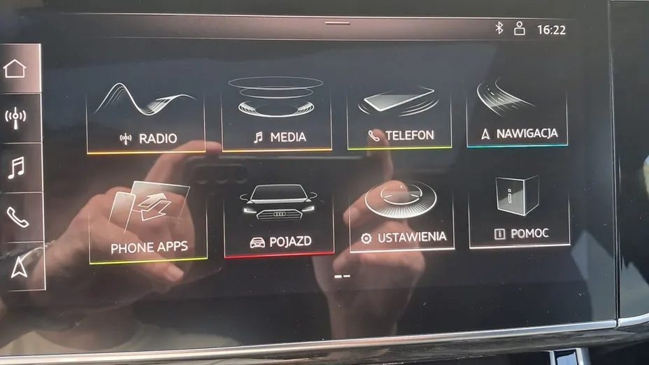 AUDI Q8 -