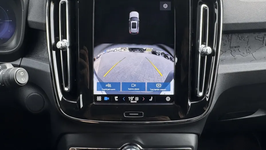 VOLVO XC40 XC40 73kWh Recharge Plus aut