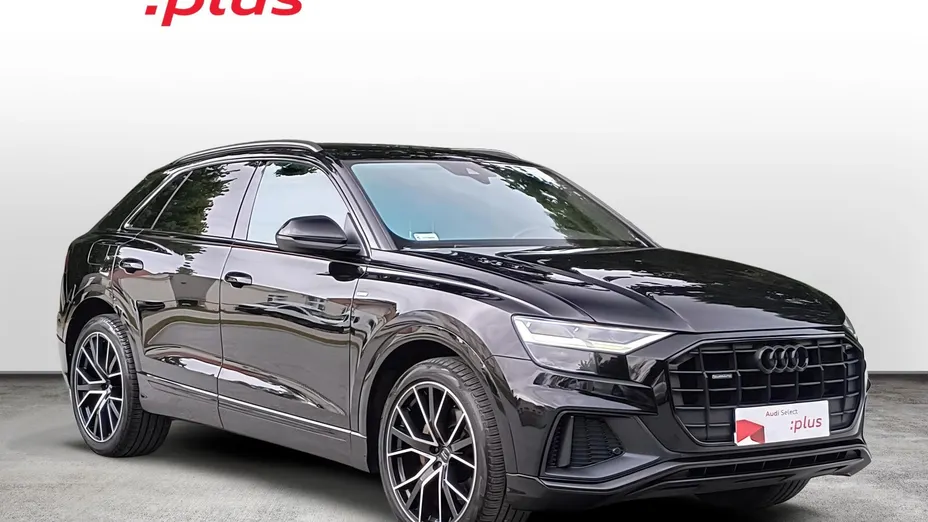 AUDI Q8 -