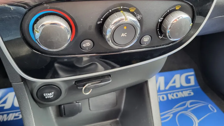 RENAULT Clio -