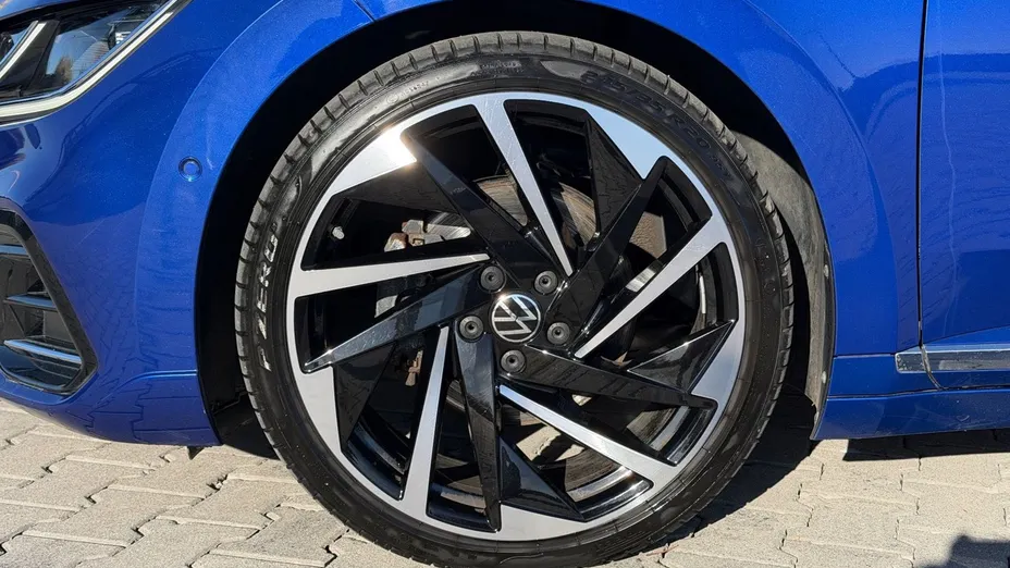 VOLKSWAGEN Arteon -