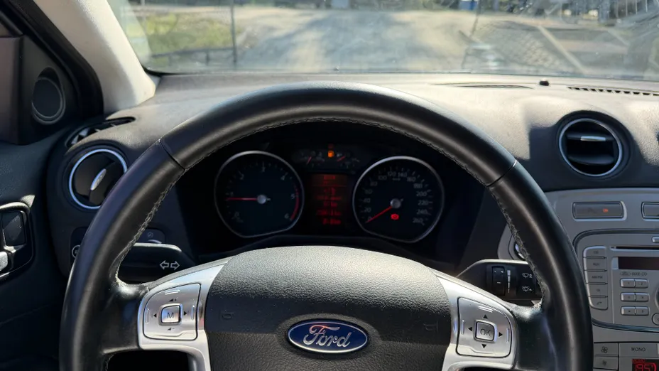 FORD Mondeo -
