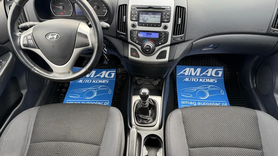 HYUNDAI i30 -