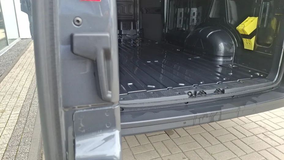 VOLKSWAGEN Crafter Crafter 35 BiTDI (16,4m3) aut Nowy