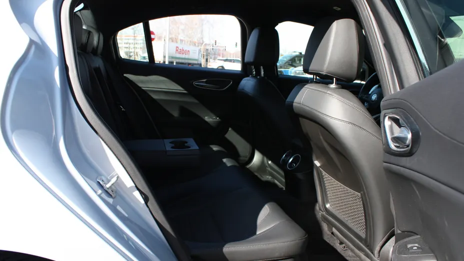 ALFA ROMEO Giulia Giulia 2.0 Turbo Sprint Q4 aut