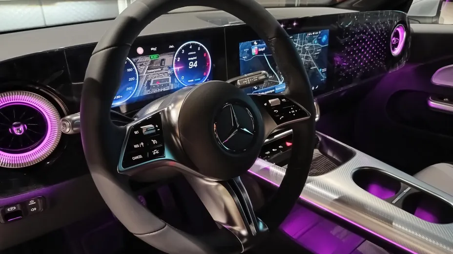 MERCEDES-BENZ CLA -