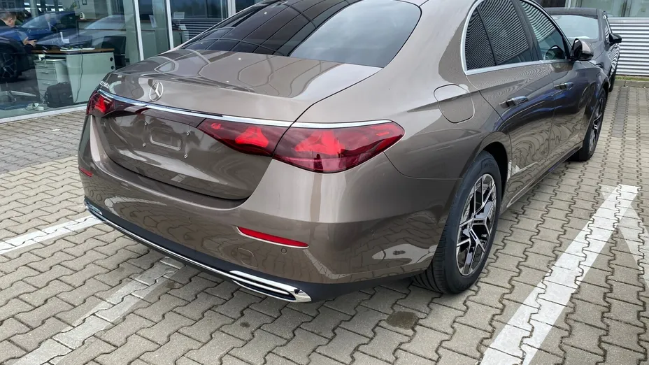 MERCEDES-BENZ E Klasa E 220 d mHEV Avantgarde 9G-Tronic