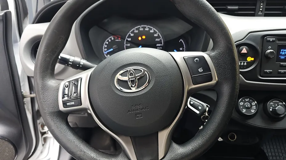 TOYOTA Yaris Yaris 1.5 Active