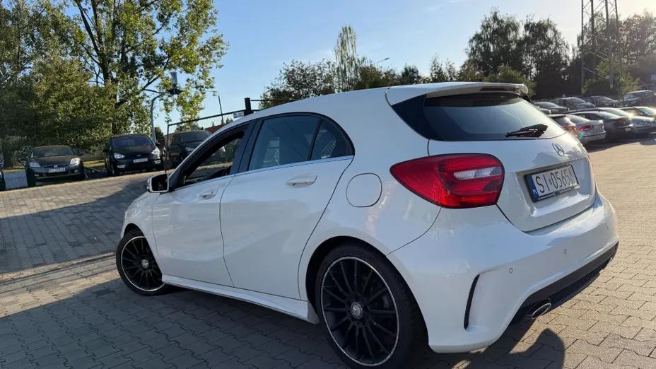 MERCEDES-BENZ A Klasa A 180 AMG Line