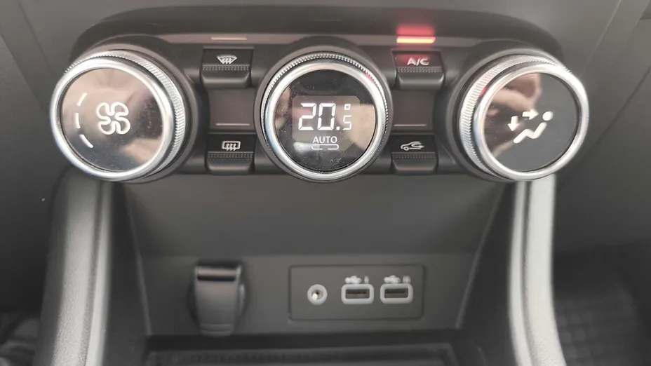 RENAULT Captur Captur 1.3 TCe mHEV Techno EDC