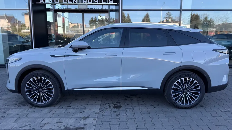 OMODA Omoda 9 Omoda 9 1.5 Super Hybrid Exclusive AWD